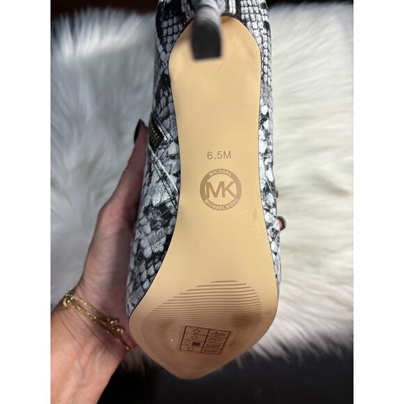 $215 MSRP - Michael Kors Rue Stiletto Bootie - Sz 6.5 - NWOB - Picture 6 of 9